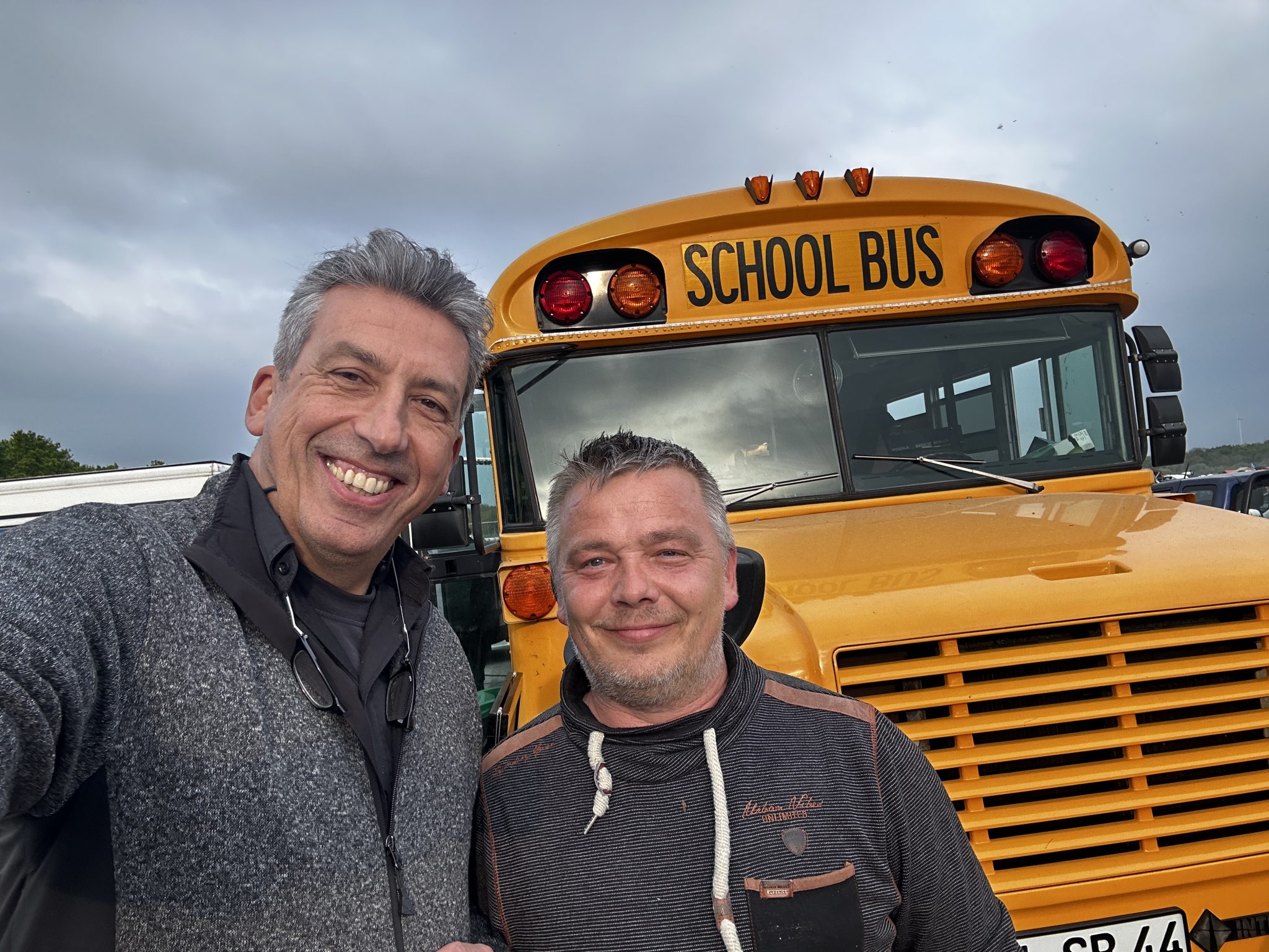 Schoolbus mit Gästen